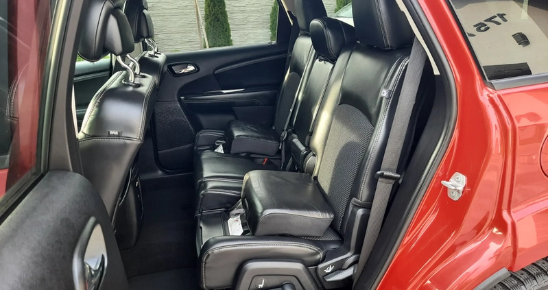 Fiat Freemont cena 44900 przebieg: 230000, rok produkcji 2014 z Legionowo małe 596